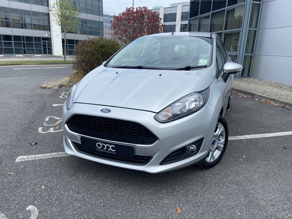 Fiesta Zetec ~Low Miles ~