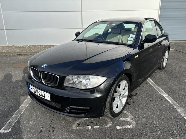 BMW 118 D SE Coupe . - 2011