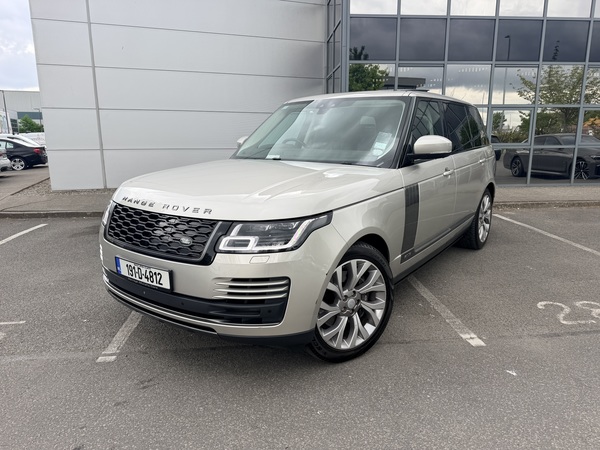 Range Rover Vogue.