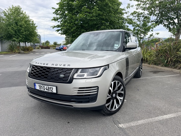 Range Rover Vogue.