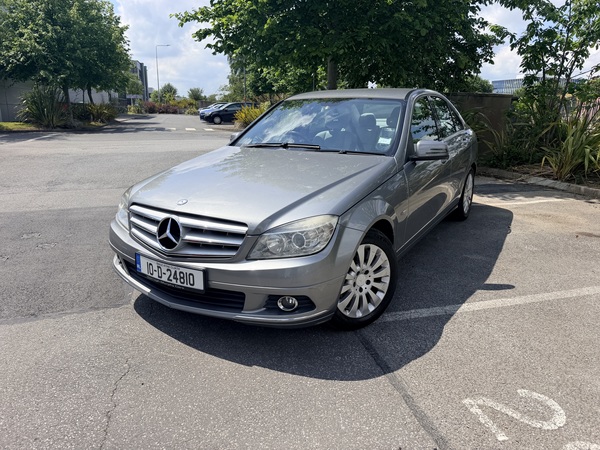 Benz C200 CDI Automatic With Elegance Pack.